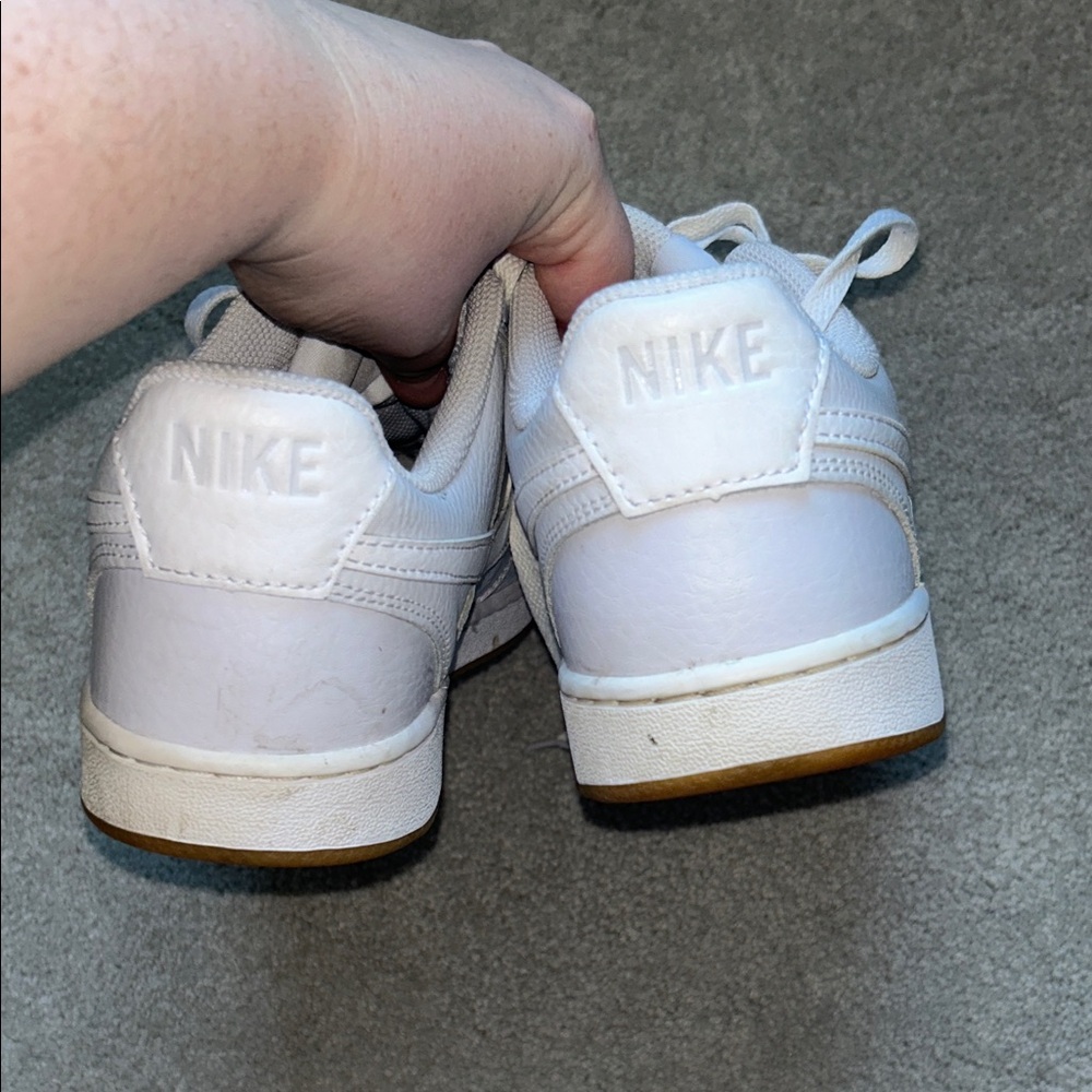 Nike Low-Top Sneakers - Classic Lace-Up - Picture 3 of 6